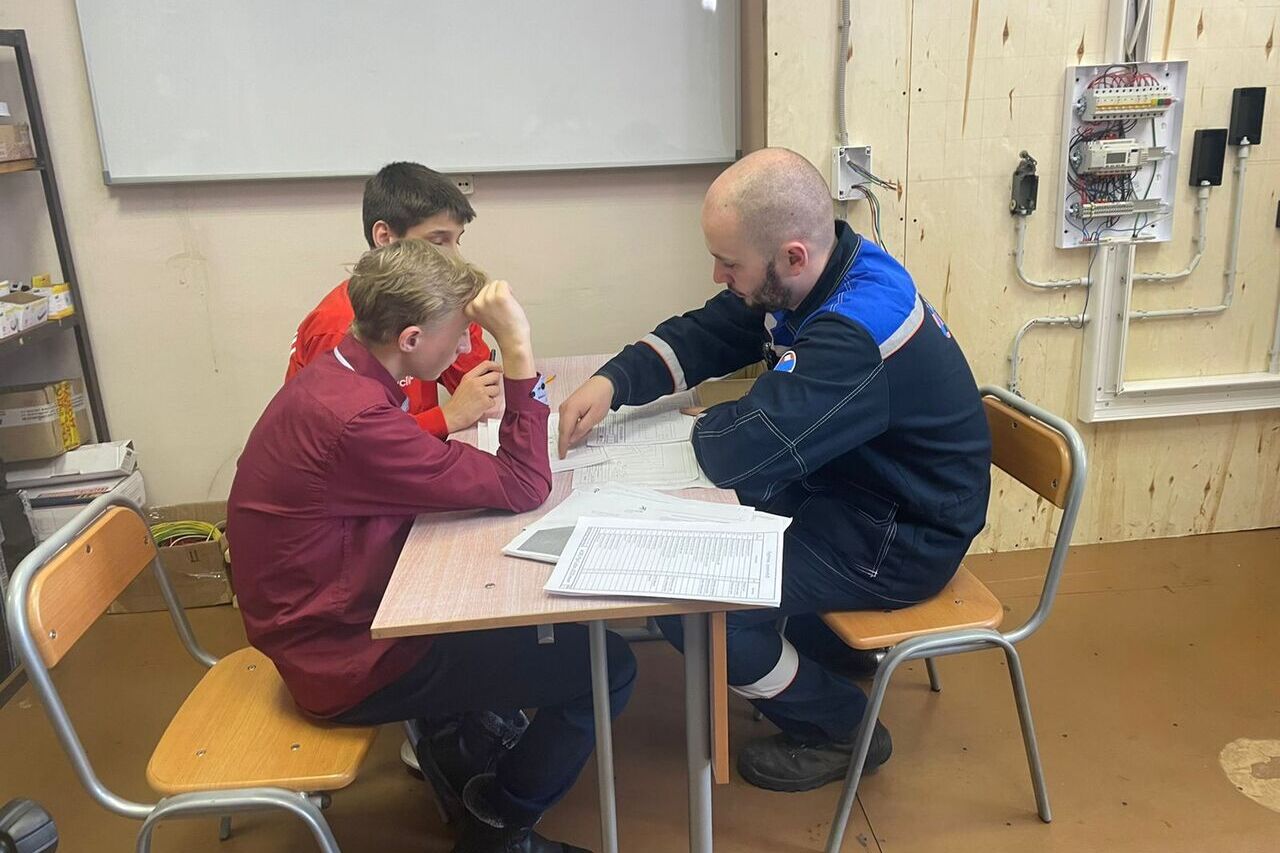 __Безматерных_с_воспитанниками_1_1.jpg